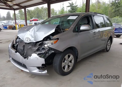 2017 Toyota Sienna Le 8 Passenger from USA, damaged, VIN 5TDKZ3DC4HS828226
